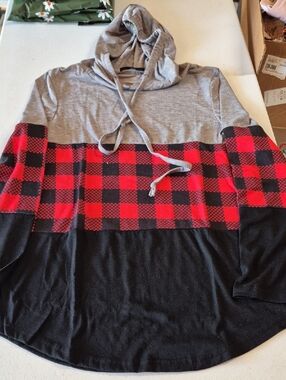 Women's Colorblock Hooded Sweatshirt - Red Plaid